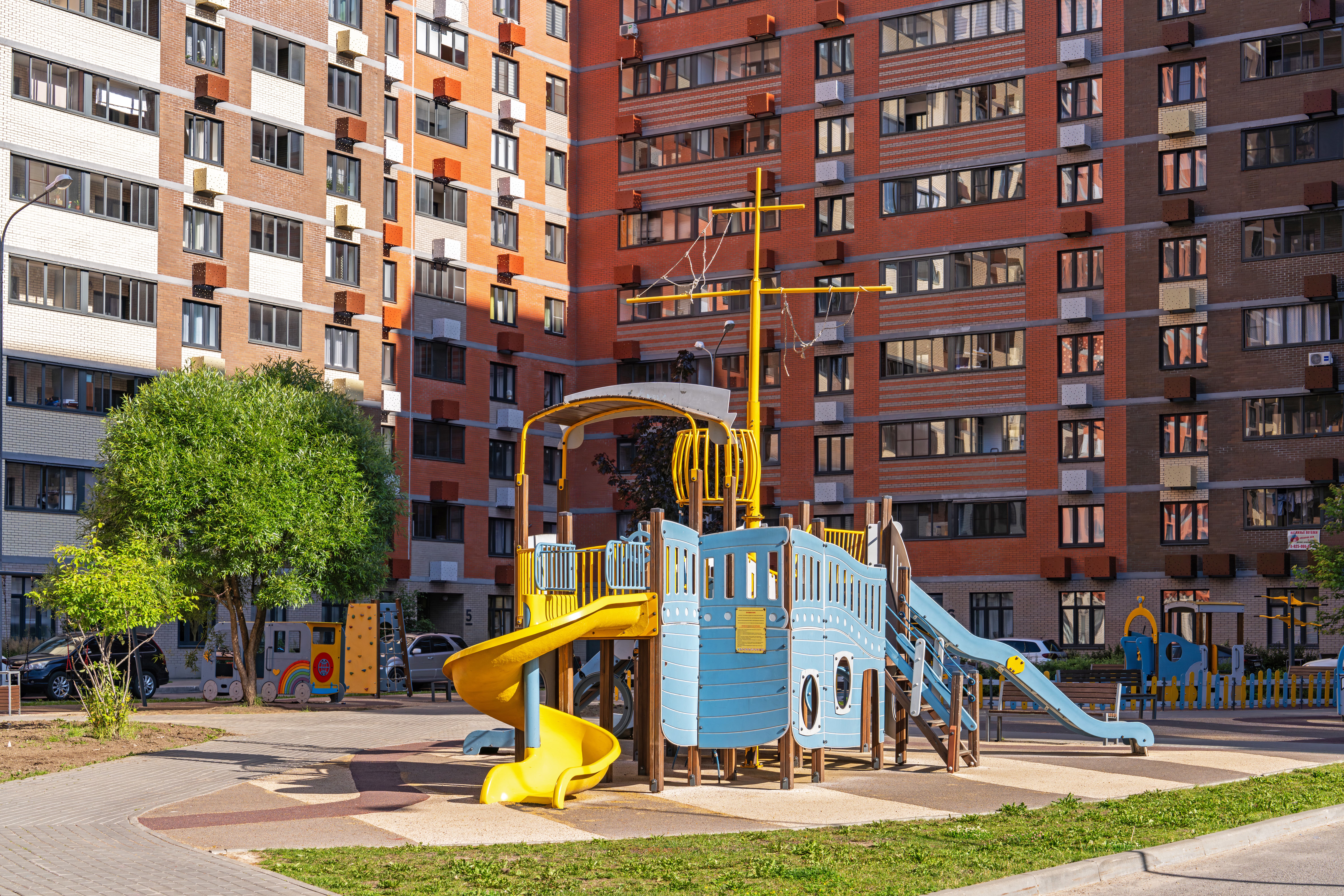 Детские площадки во дворе